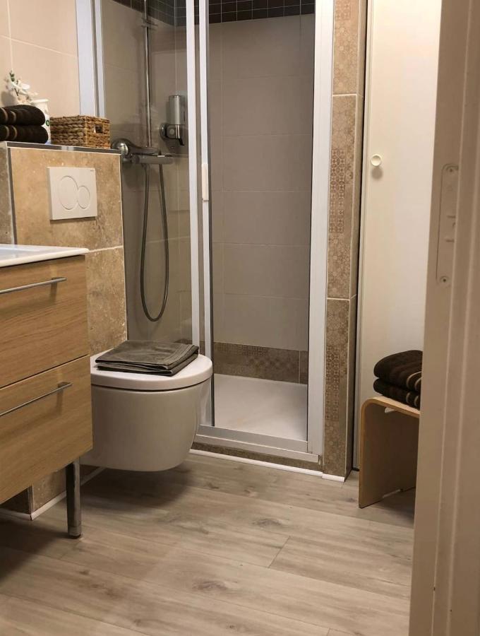 Cote D'Azur Joli Studio 50M Plage, Climatisation , Parking. فينوف لوبيه المظهر الخارجي الصورة
